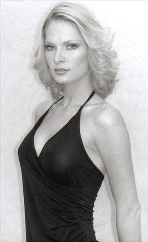 models Vanessa Bristow 25 years Uncensored foto in public