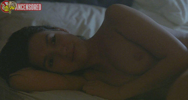 actress Elizabeth Peña teen nude young foto photo in the club