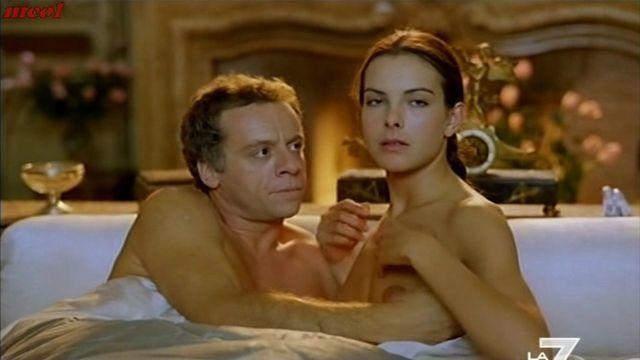 actress Carole Bouquet 18 years risqué picture home