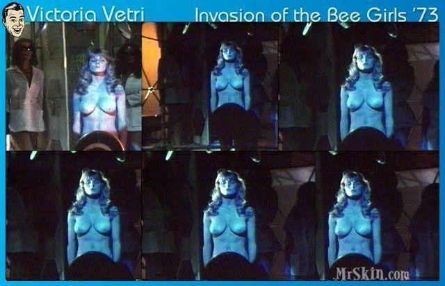 models Victoria Vetri 19 years exposed photoshoot home