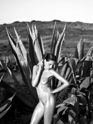 actress Aida Becheanu teen nudity foto beach