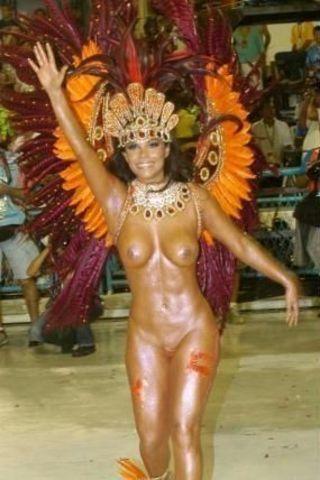 Viviane Castro desnuda