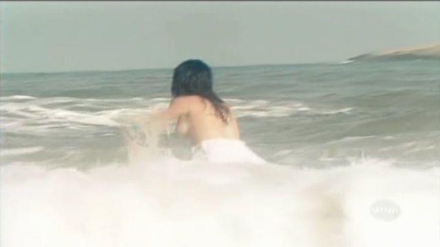 models Cláudia Raia 24 years provocative photoshoot beach