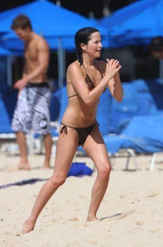 celebritie Andrea Corr 19 years private photoshoot beach