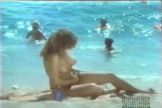 actress Jazmine Venturini 22 years nude young foto pics beach