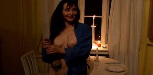 Eileen Daly topless photos