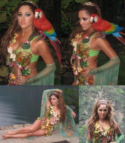 models Sherlyn Gonzalez 22 years Without bra photography beach