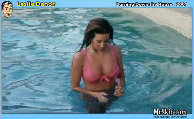 celebritie Leslie Danon 24 years swimsuit photoshoot in public