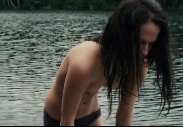 Alicia Wikander escena desnuda