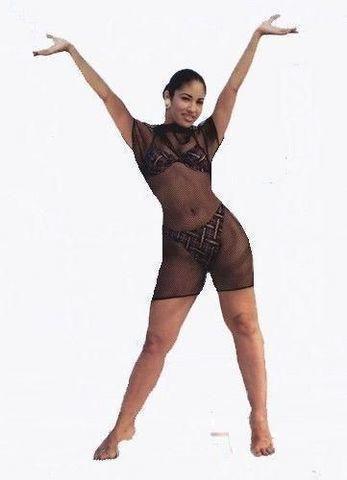 celebritie Selena Quintanilla 19 years naturism picture in the club