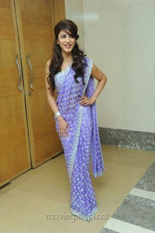 actress Shruti Haasan 2015 in the altogether foto in public