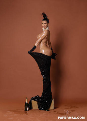 Khloé Kardashian oben ohne