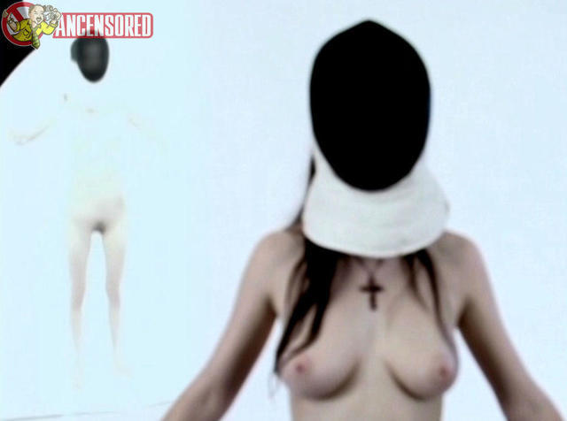 Daniela Schulz escena desnuda