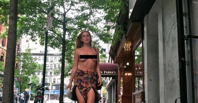 celebritie Jenna Willis 23 years nude art picture in public