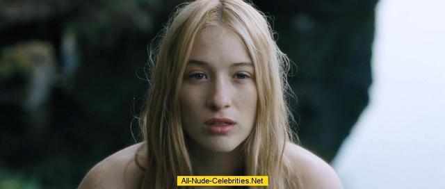 actress Sophie Lowe 19 years k naked photoshoot in public