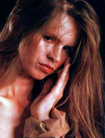 models Tamara Brinkman 23 years Without slip art in public