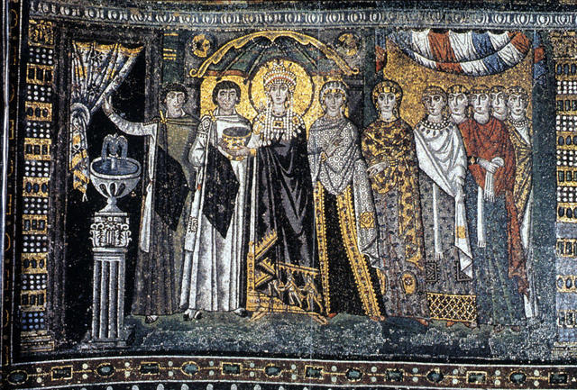 Theodora Greece Nippel rutschen
