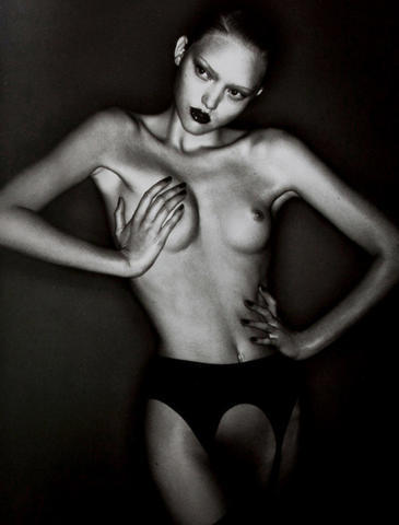 Naked Gemma Ward image
