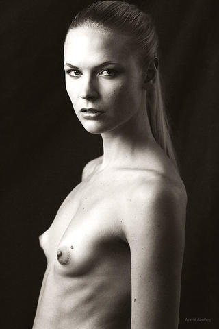 models Caroline Tillette 22 years obscene image home